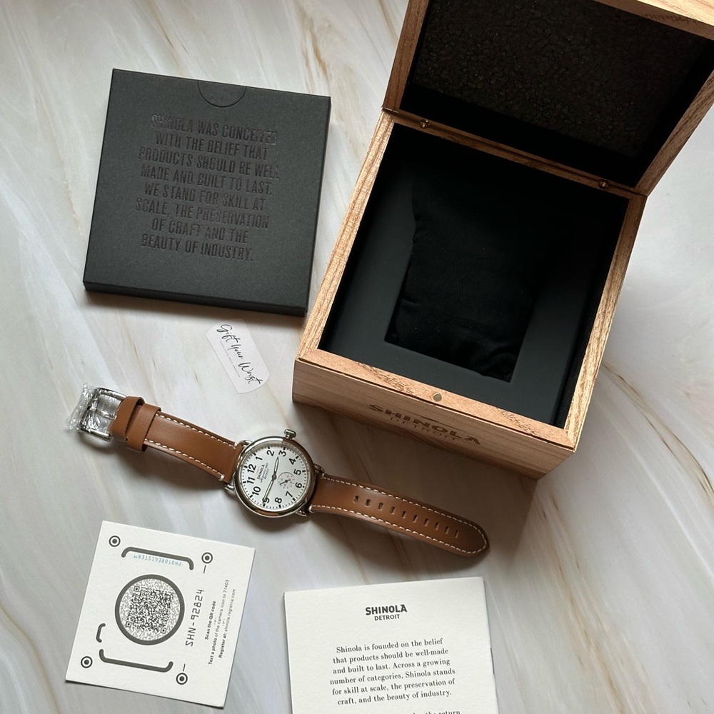 Shinola Detroit Runwell Stainless Steel Argonite-1069 Men’s 41mm Luxury Watch - Picture 3 of 13